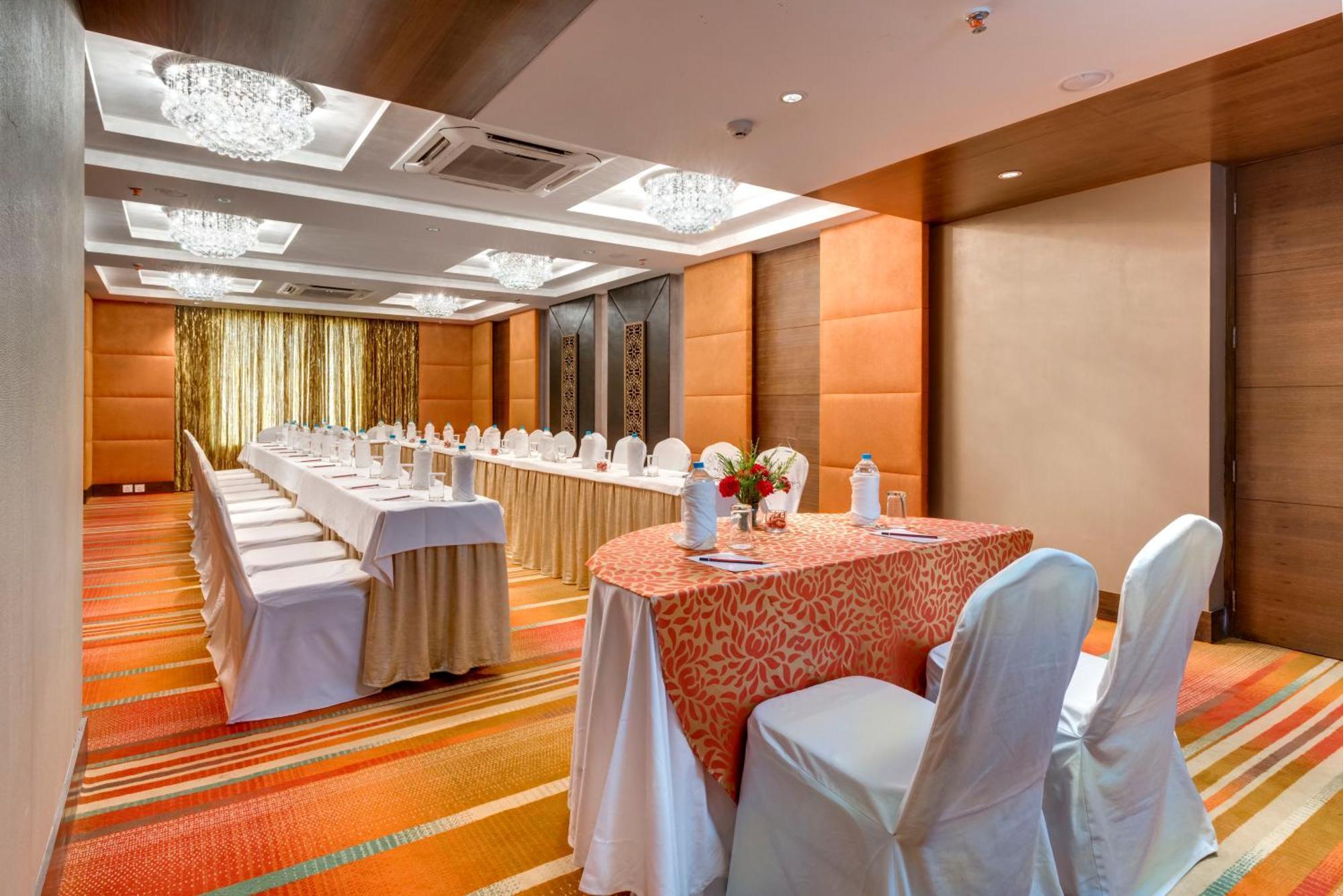 Pride Plaza Hotel, Kolkata Exterior photo Meeting room