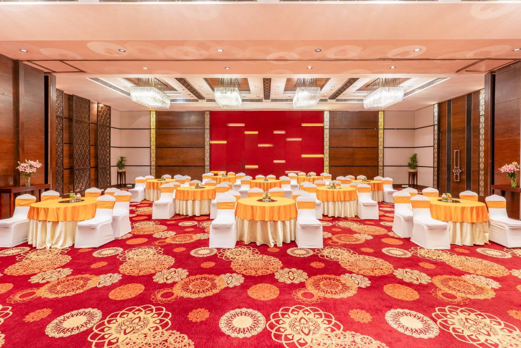 Pride Plaza Hotel, Kolkata Exterior photo The Grand Ballroom
